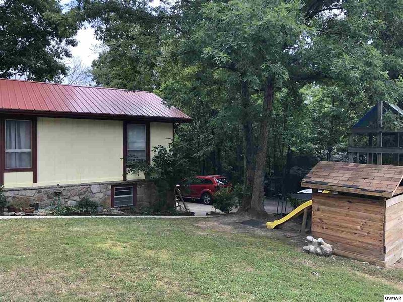 848 Lee Cir, Sevierville, TN 37862