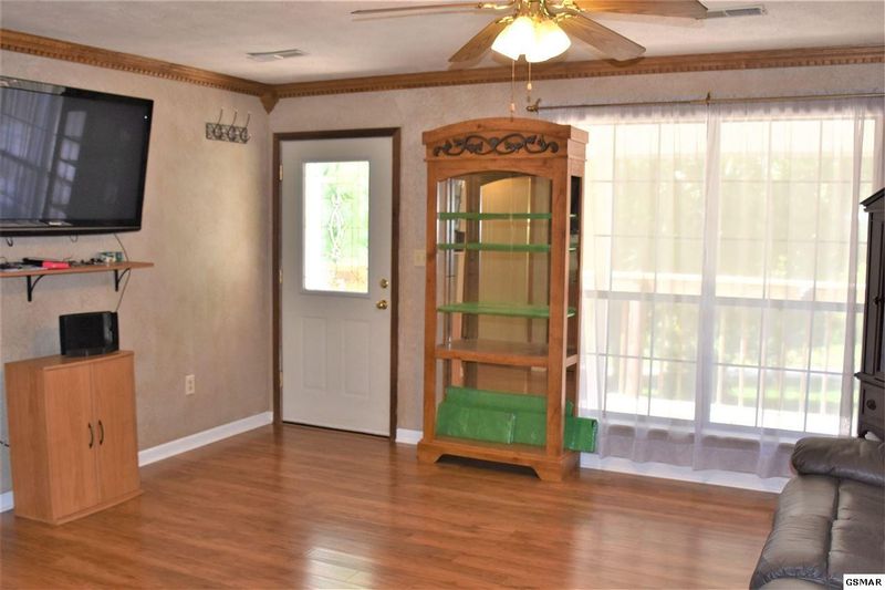 409 Virginia Ave, Sevierville, TN 37876