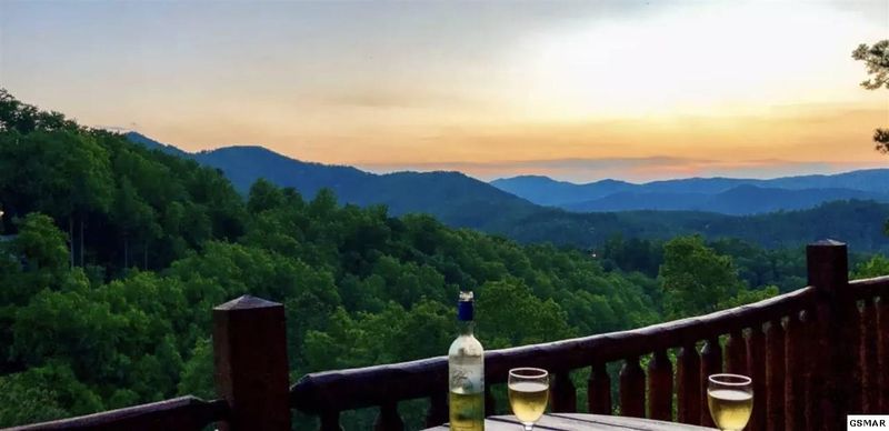 3217 Emerald Springs Loop, Sevierville, TN 37862