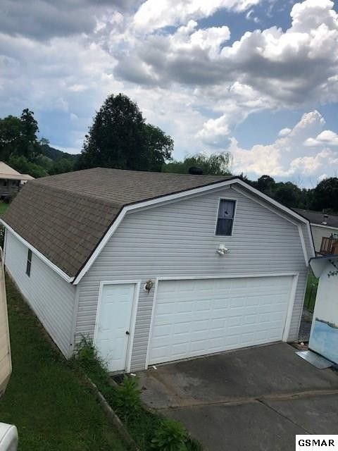 3150 Clover Cir, Sevierville, TN 37876