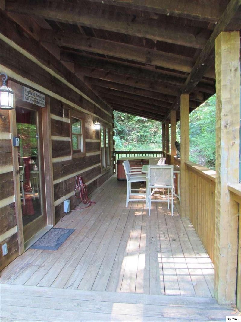 1220 N Spring Hl, Sevierville, TN 37876