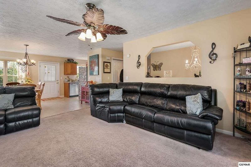 1441 Jasmine Trl, Sevierville, TN 37862