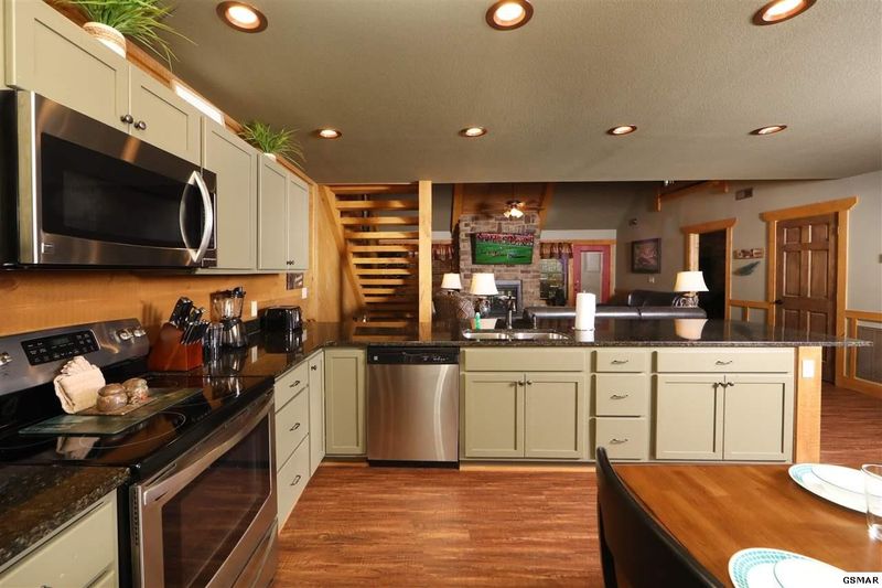 714 Still Hill Way, Sevierville, TN 37876