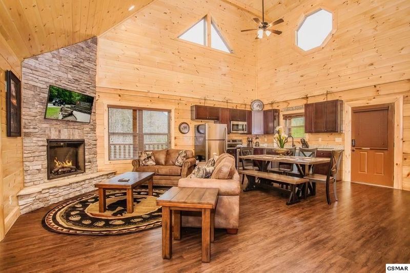 1924 Bear Creek Falls Way #ABEARSCREEKPLUNGE, Sevierville, TN 37862