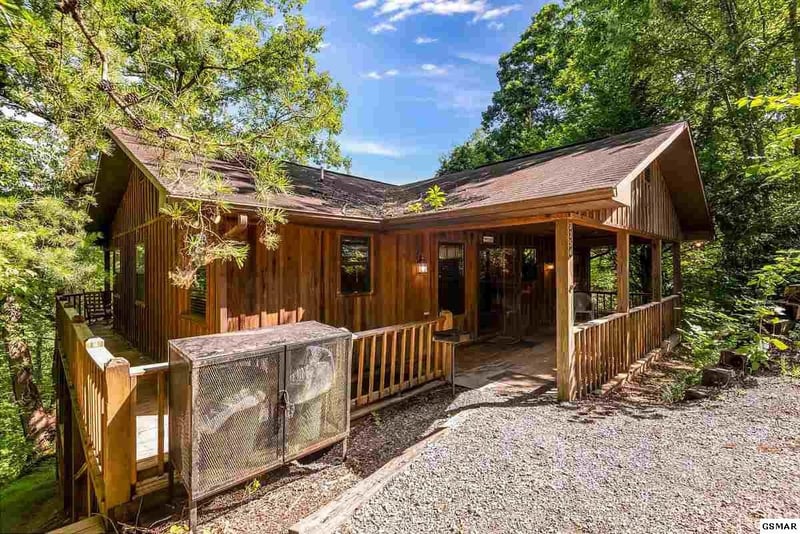 3354 Spring View Dr, Sevierville, TN 37863