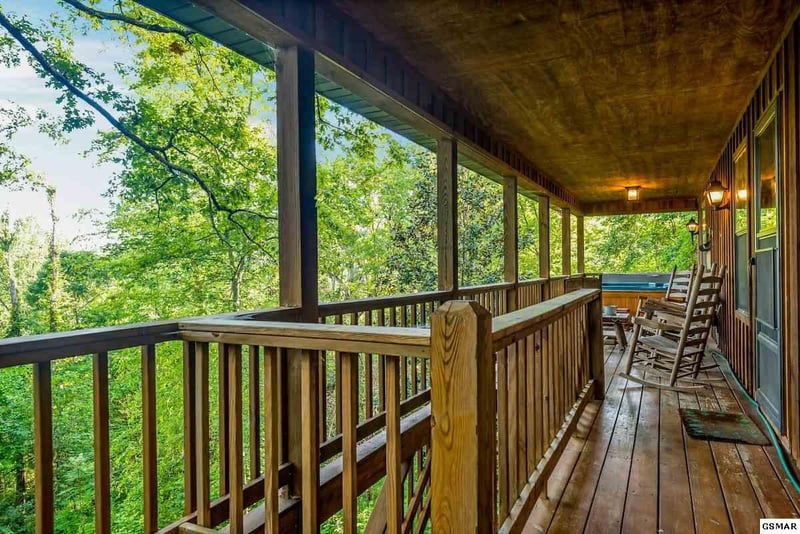 3354 Spring View Dr, Sevierville, TN 37863