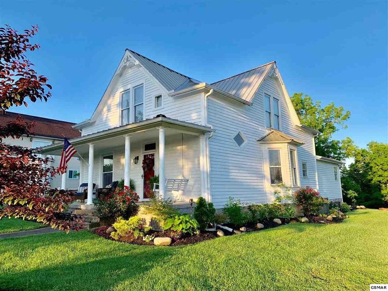 705 Broad Ave, Sevierville, TN 37862