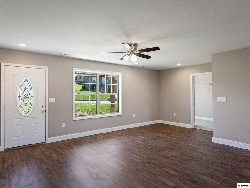2105 Murphys Chapel Dr, Sevierville, TN 37876