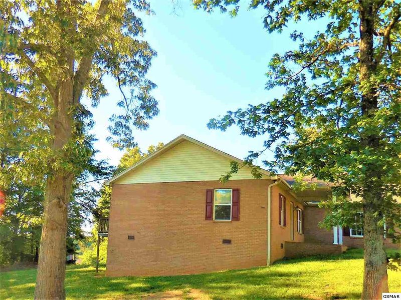 510 Maplewood Cir, Sevierville, TN 37876