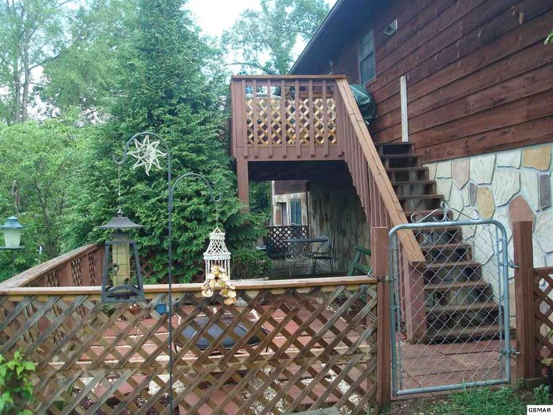 2520 Amanda Ln, Sevierville, TN 37876