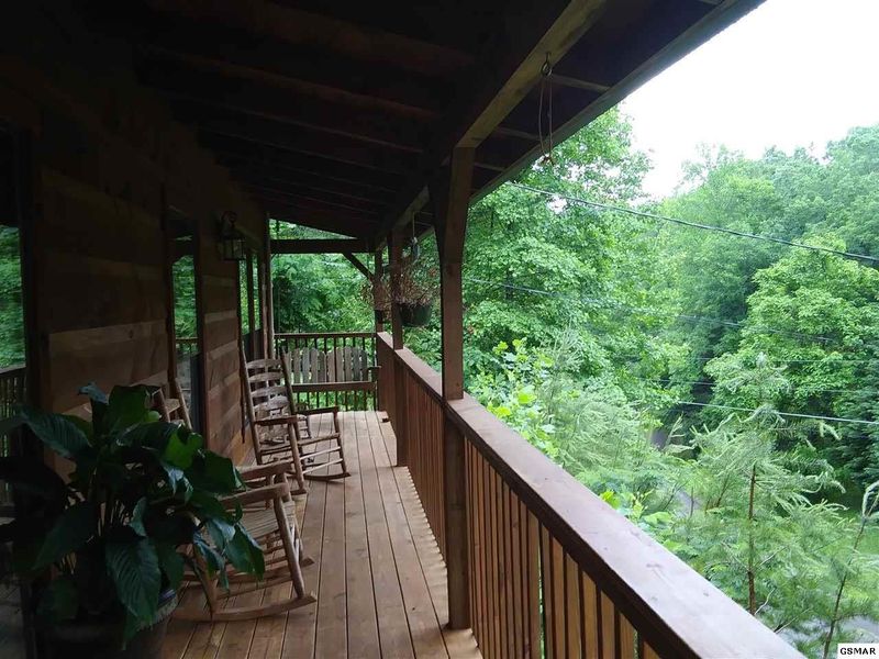 2146 Duck Pond Ln, Sevierville, TN 37876