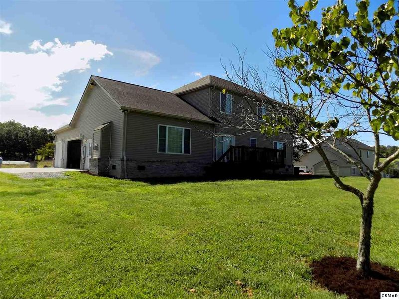 655 Bryce View Ln, Sevierville, TN 37876