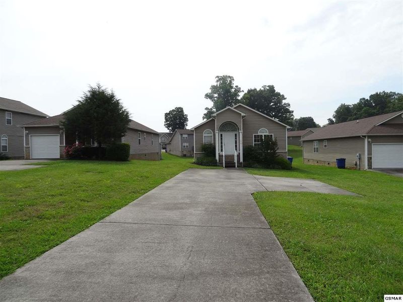 1315 William Holt, Sevierville, TN 37862