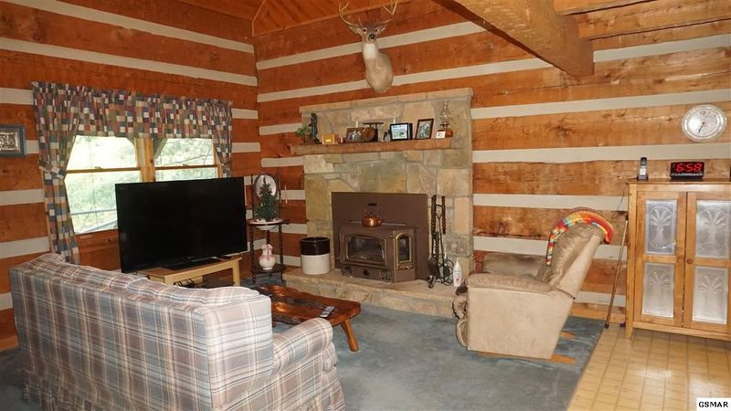 2214 Red Bud Rd, Sevierville, TN 37876