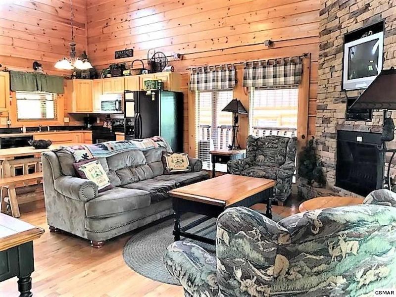 1951 Cougar Crossing Way, Sevierville, TN 37876