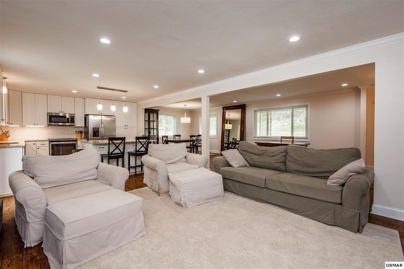 204 Golfclub Rd, Knoxville, TN 37919