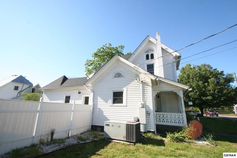 233 Prince St, Sevierville, TN 37862