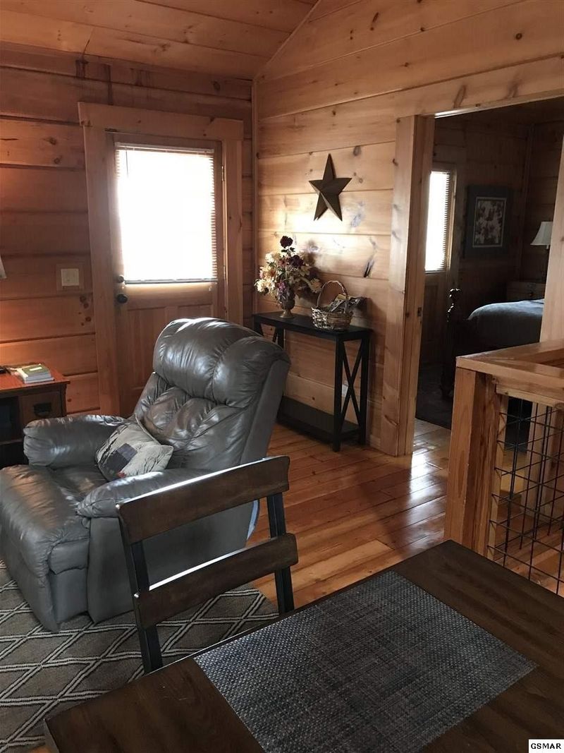 1825 Silver Poplar Ln, Sevierville, TN 37876