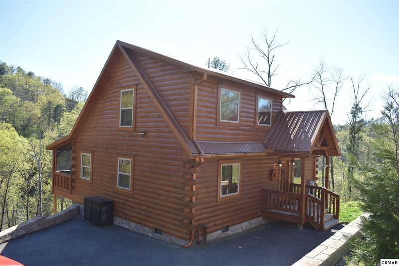 2079 Windy Ln, Sevierville, TN 37876