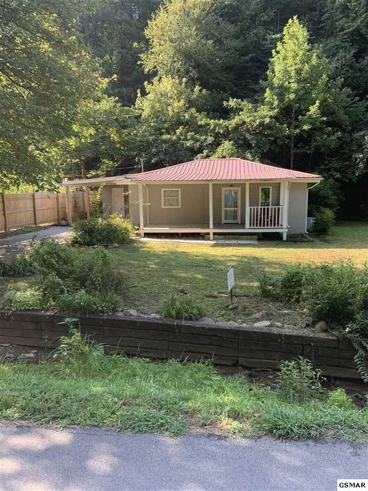 814 Gnatty Branch Rd, Sevierville, TN 37862