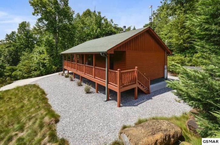 749 Bear Hollow Way, Sevierville, TN 37876