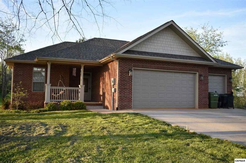 1235 Pullen Rd, Sevierville, TN 37862