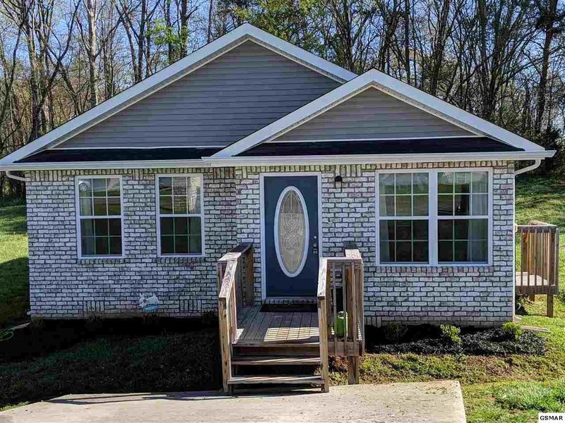 1814 Watauga St, Sevierville, TN 37876