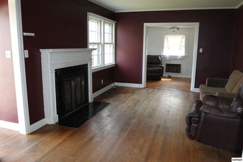 5709 Chapman Hw, Knoxville, TN 37920