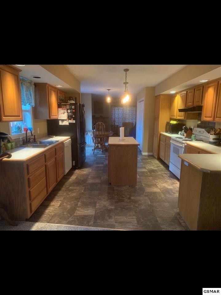 1928 Big Chiefs Skyview Dr, Sevierville, TN 37876
