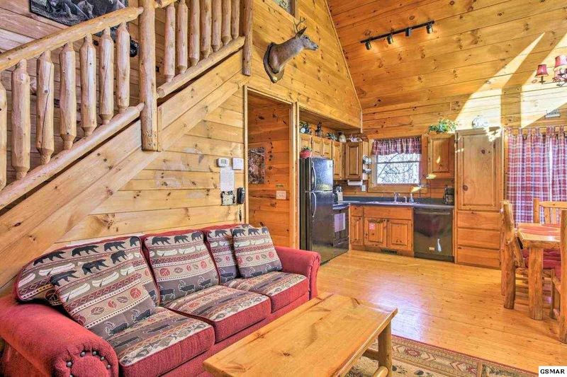 2640 Piney Dr, Sevierville, TN 37876