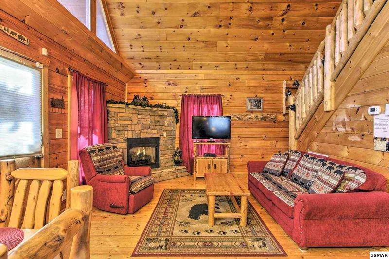 2640 Piney Dr, Sevierville, TN 37876
