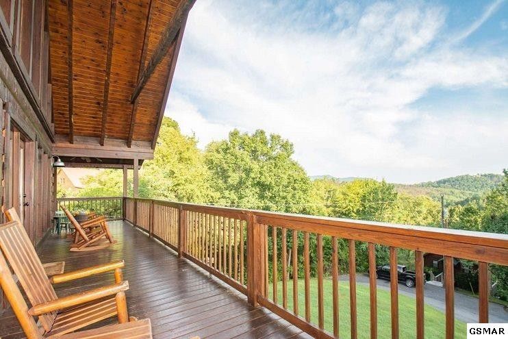 1530 Bench Mountain Way, Sevierville, TN 37876