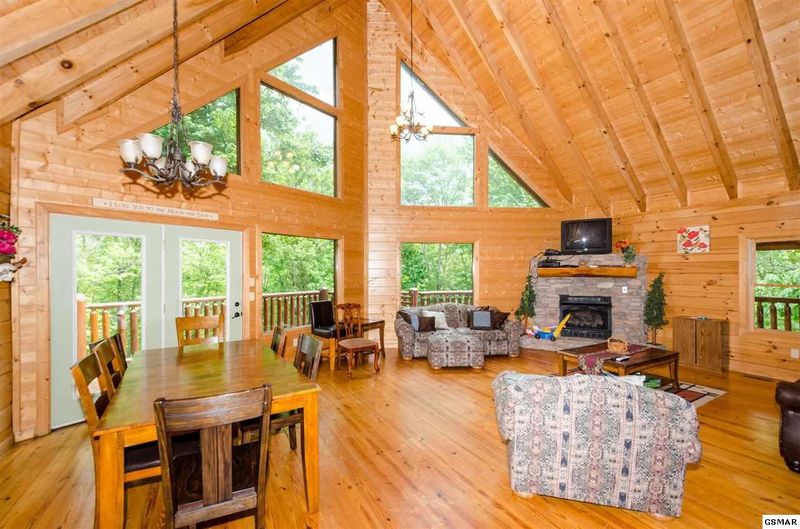 3220 Emerald Spring Loop #LIGHTNINGBUGLODGE, Sevierville, TN 37862