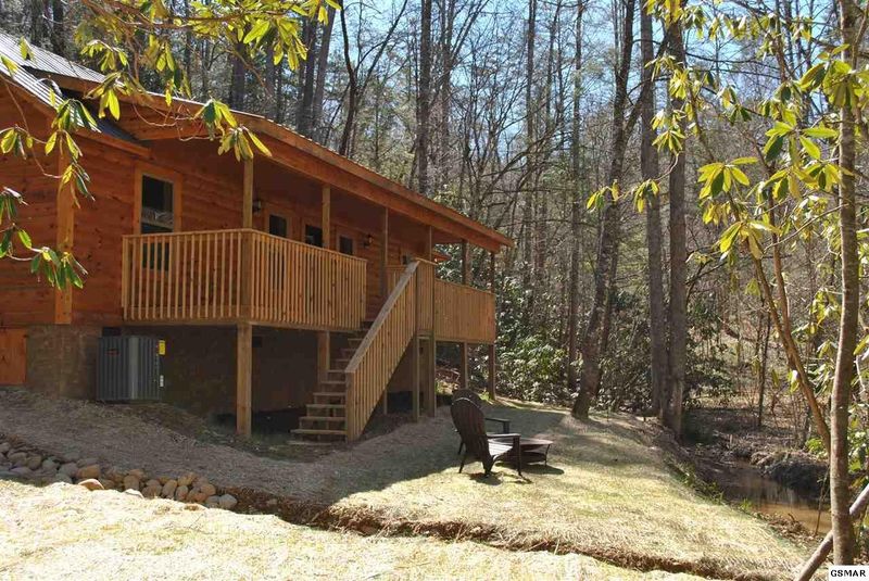 5151 Riversong Way, Sevierville, TN 37876