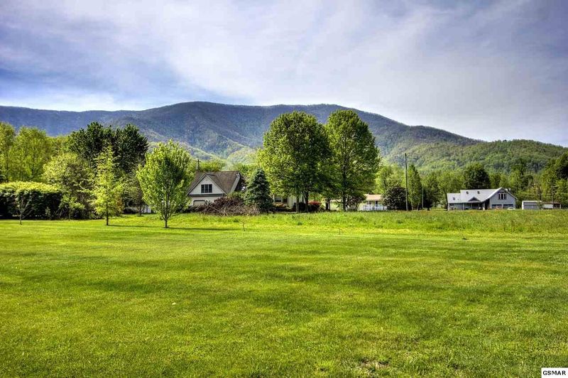 3495 Colton Cir, Sevierville, TN 37862