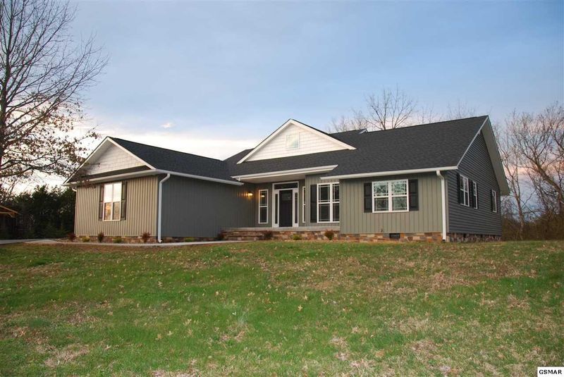 190 Lisa Dr, Sevierville, TN 37876