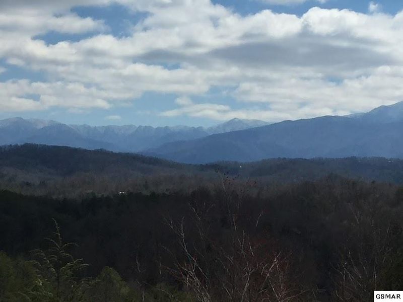 2101 Upper Middle Creek Rd, Sevierville, TN 37876