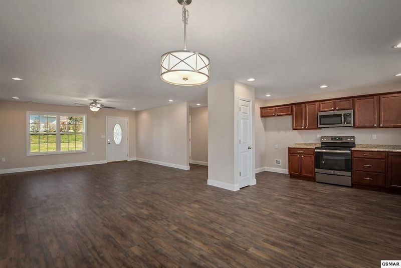 2113 Murphys Chapel Dr, Sevierville, TN 37876