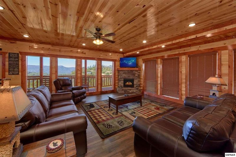 101 Laurel Point Way, Sevierville, TN 37862