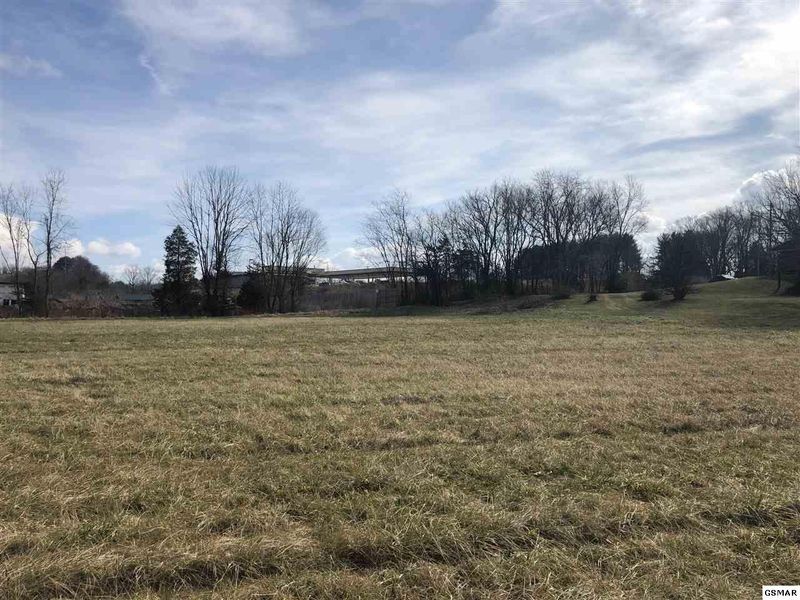1452 Old Newport Hw, Sevierville, TN 37862