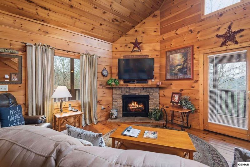 4049 Dollys Dr #MOUNTAINMUSIC, Sevierville, TN 37876