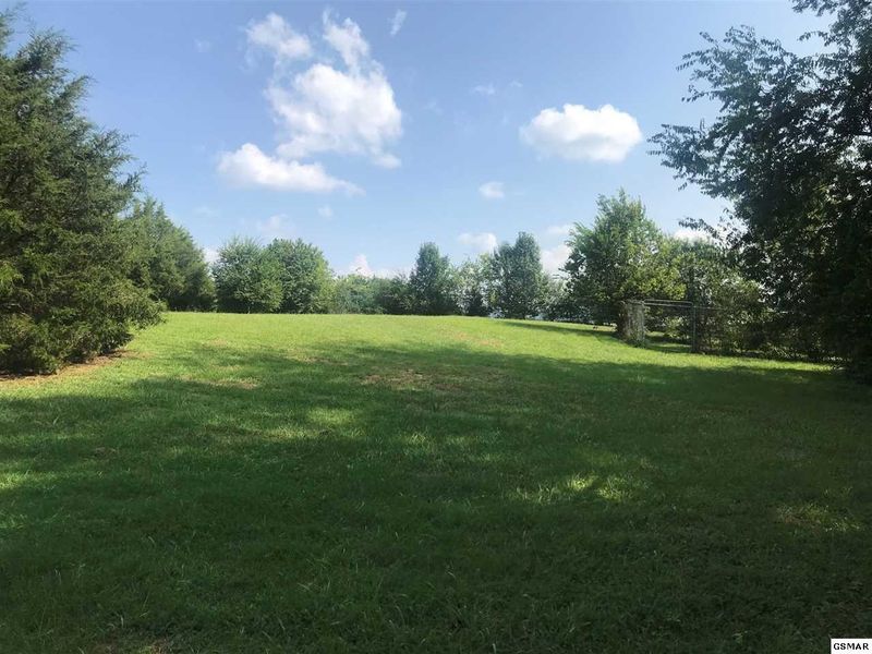 1709 Pittman Center Rd, Sevierville, TN 37876