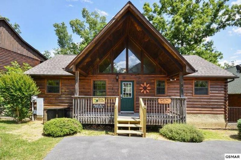 1507 Boo Boo Way, Sevierville, TN 37862