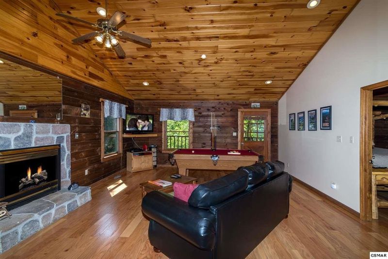 161 Smoky Mountain Way #LOVESHACK, Sevierville, TN 37876
