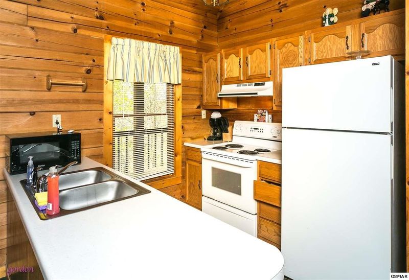 733 Ski View Ln #HAPPYHARBOR, Sevierville, TN 37876