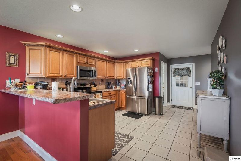 3090 Shaconage Trl, Sevierville, TN 37862