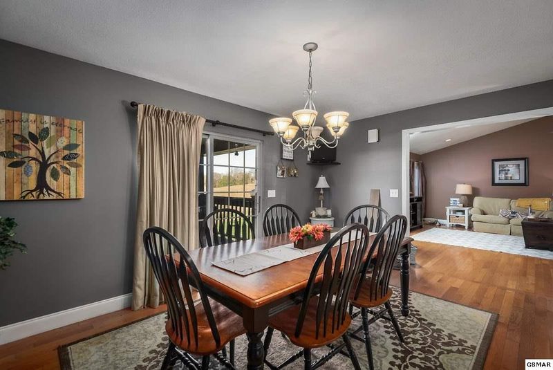 3090 Shaconage Trl, Sevierville, TN 37862