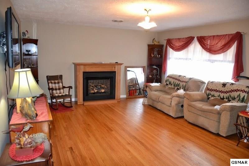 1320 Old Newport Hw #1320, Sevierville, TN 37862