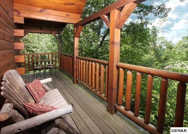 1713 Parkway View Ct #PAWSFOREVER, Sevierville, TN 37862