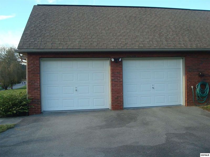 1818 River Vista Cir, Sevierville, TN 37876